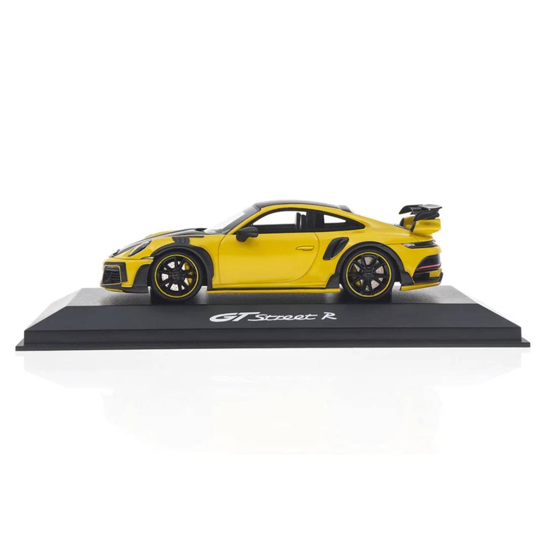 TECHART GTstreet R (992) collector's model 1:43